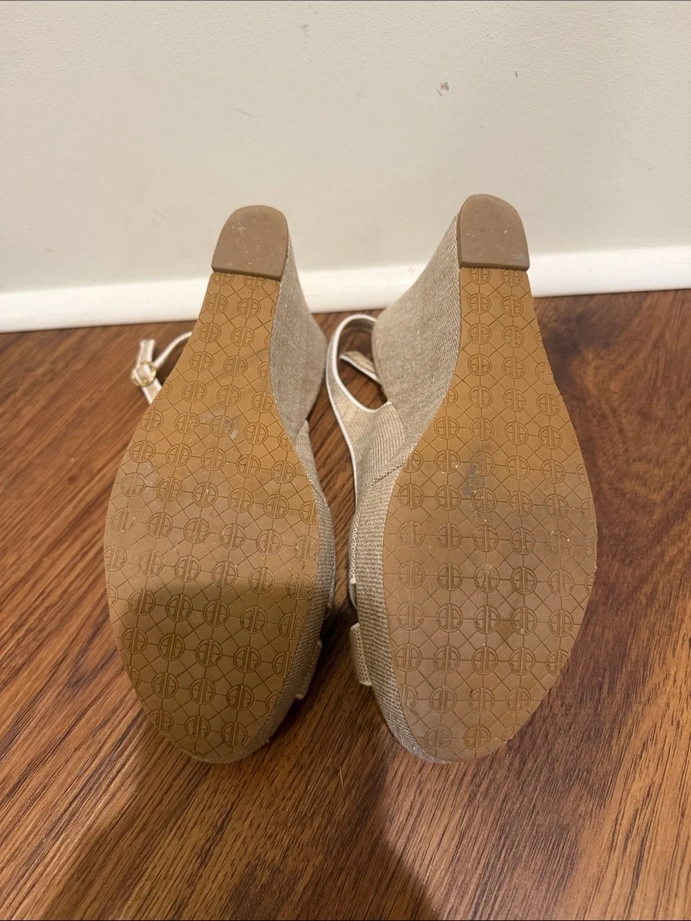 Tory Burch Picture Perfect Espadrille tan with gold fleck